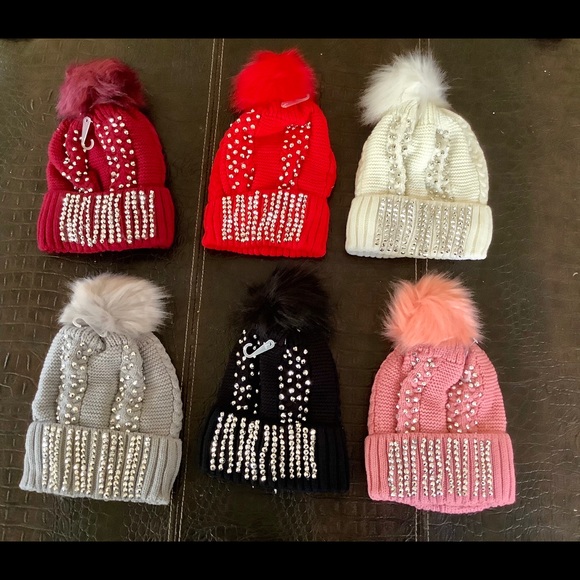 💥HP 3 for $25 🦋 Rhinestone beanie - Woman’s gift - Picture 2 of 5